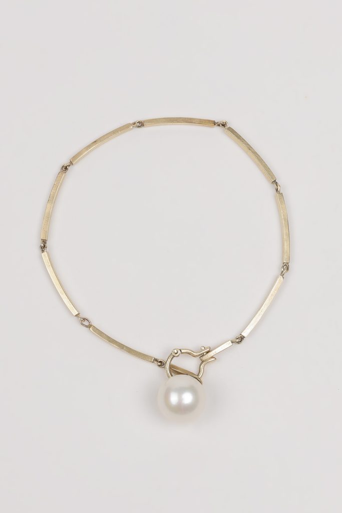 Pearl clasp bracelet